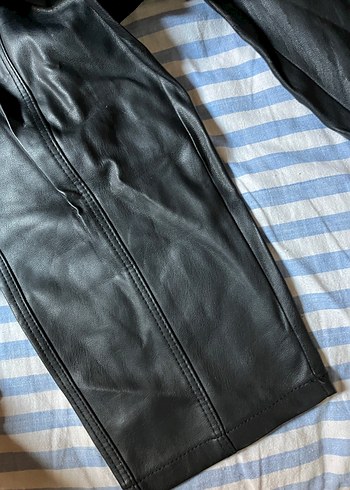 Sokak Stili Siyah Deri Midi Şort - Görsel 5