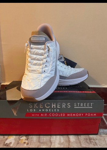 Skechers 37