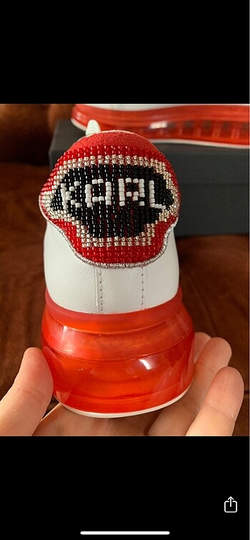 38 Beden KARL LAGERFELD
