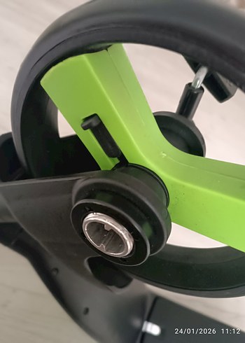 Çocuklar için yeşil renkli scooter - Görsel 8