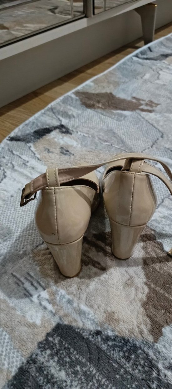 Bej Minimalist Tokalı Stiletto - Görsel 2