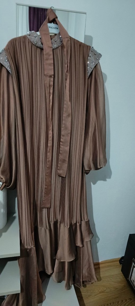 Bej Uzun Pilili Kadın Elbise - Görsel 3