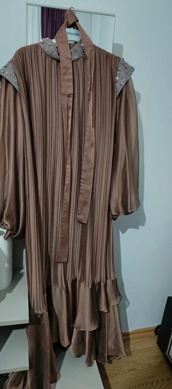 Bej Uzun Pilili Kadın Elbise - Görsel 2