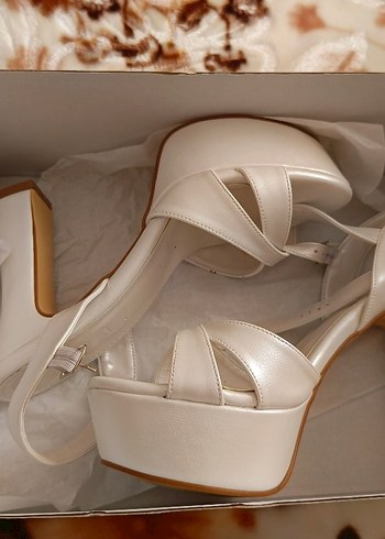 Beyaz Deri Platform Topuklu Kadın Abiye Ayakkabı - Görsel 2