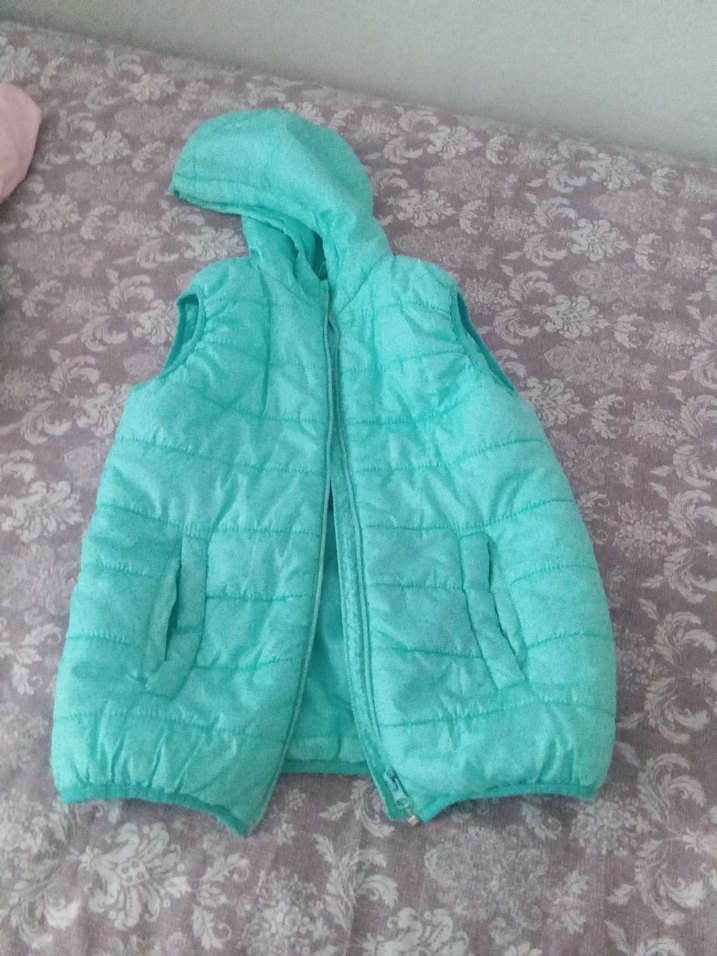 Kız Çocuk Turkuaz Kapüşonlu Kürklü Yelek - Görsel 2