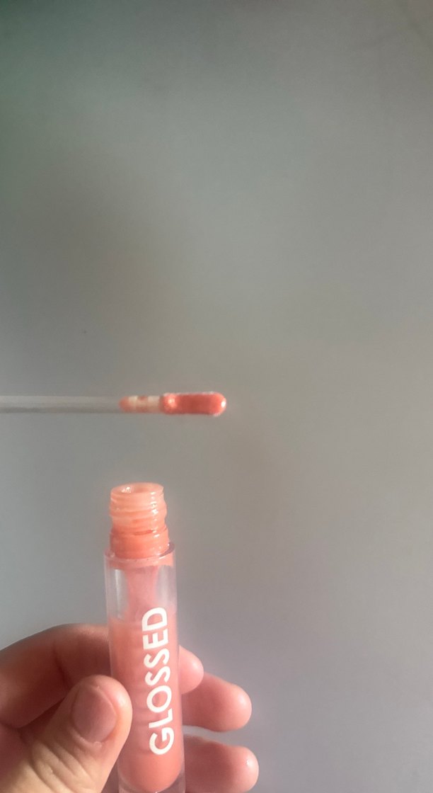 Bej Parlak Dudak Parlatıcısı - Görsel 2