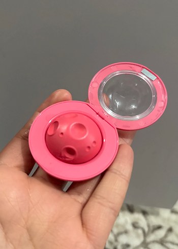 Pastel Pembe Dudak Parlatıcısı - Görsel 2