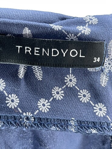 34 Beden çeşitli Renk Trendyol & Milla Kısa Elbise %70 İndirimli.