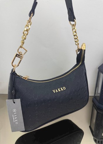 Vakko Siyah Monogramli Zincir Askili Canta