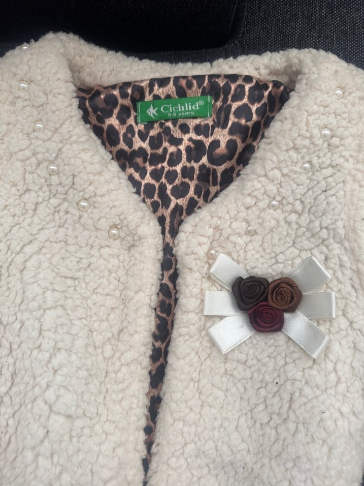 Kız Çocuk Beyaz Kürklü Streetwear Ceket - Görsel 2