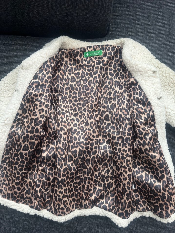 Kız Çocuk Beyaz Kürklü Streetwear Ceket - Görsel 3