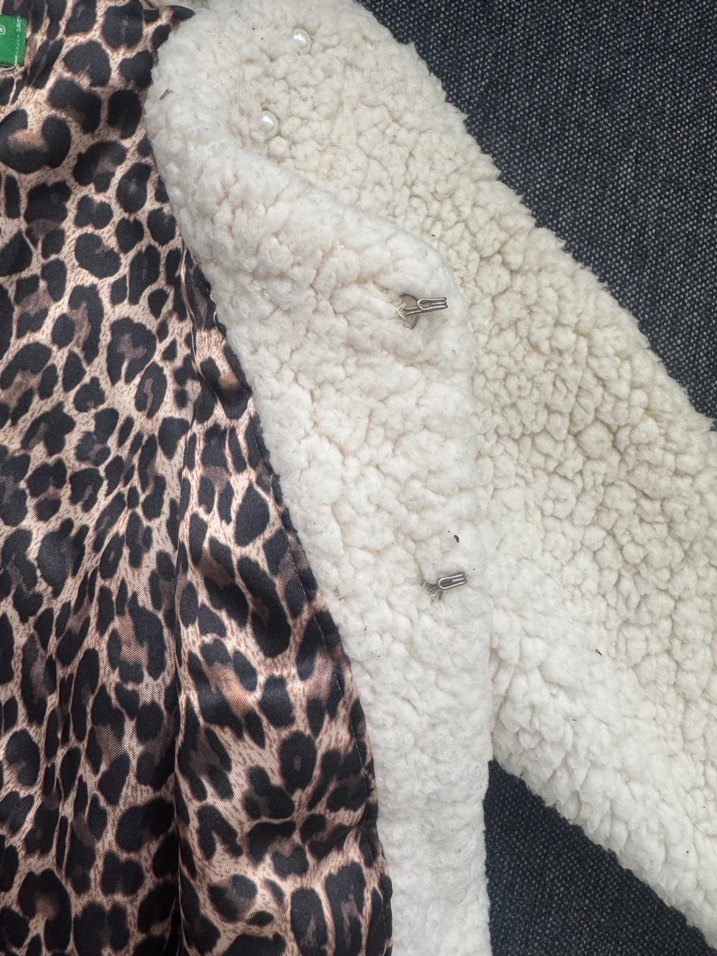 Kız Çocuk Beyaz Kürklü Streetwear Ceket - Görsel 4