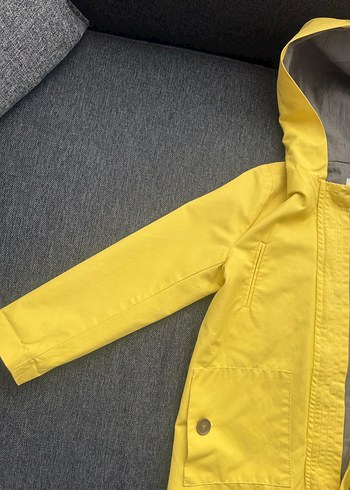 Sarı Kapüşonlu kız çocuk Yağmurluk 6-7 yaş - Görsel 2