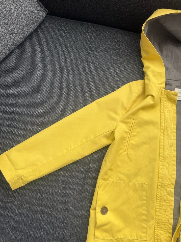 Sarı Kapüşonlu kız çocuk Yağmurluk 6-7 yaş - Görsel 2