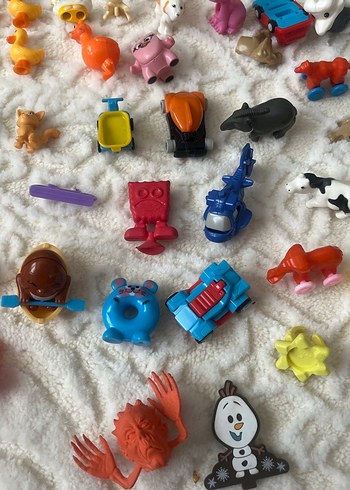 Mor Renkli Aksiyon Figürü - Görsel 4