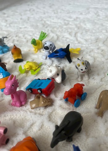 Mor Renkli Aksiyon Figürü - Görsel 6