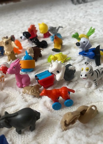 Mor Renkli Aksiyon Figürü - Görsel 7