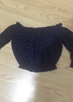 Omuzlari açık crop body