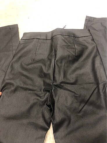 32 Beden siyah Renk Deri görünümlü pantolon