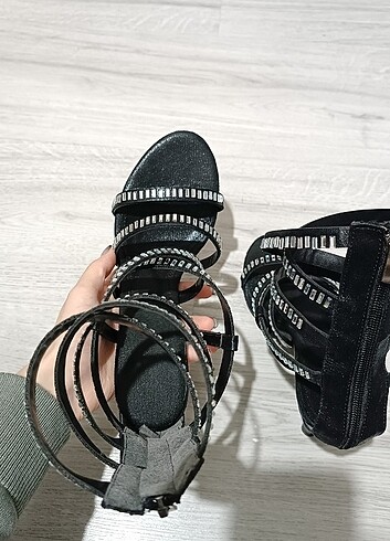 Taşlı İnce Topuklu Sandalet Ayakkabı 9 cm - Görsel 4