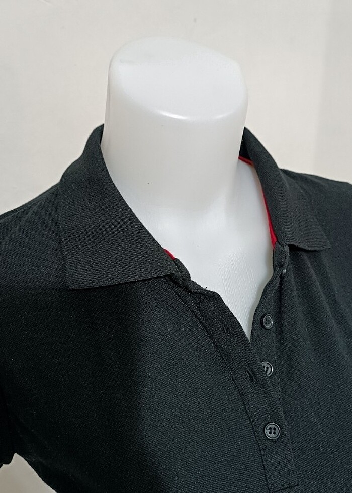 Kadın Siyah Polo Yaka Düğmeli Tişört - Görsel 2