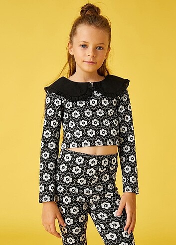 Siyah Çiçek Desenli Bebe Yaka Crop Tişört - Görsel 5