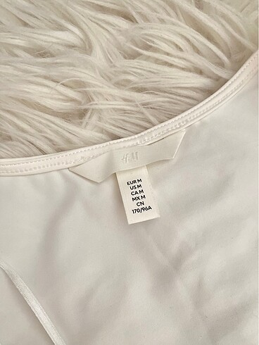 m Beden beyaz Renk H&m kare yaka üst