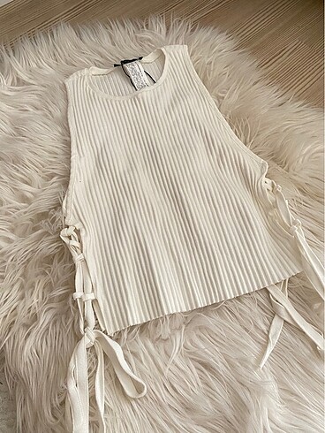 Zara etiketli crop