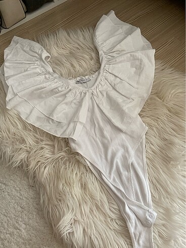 Zara volanlı bluz