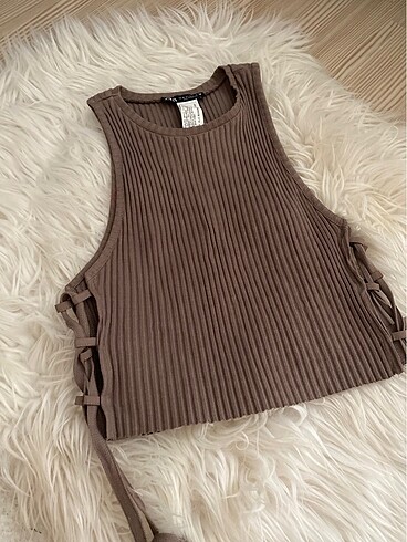 Zara yanları detaylı crop