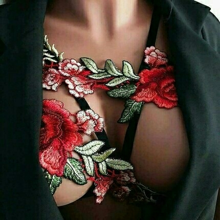 Gül Detaylı Nakışlı Bralet 