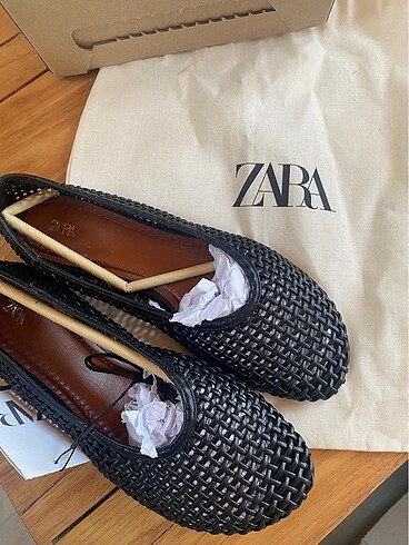 38 Beden siyah Renk Zara babet