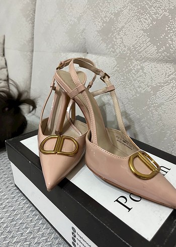 38 Beden Pudra pembe Rugan Tokalı İnce Topuklu Kadın Ayakkabı