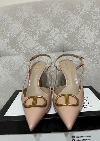 Catwalk Junkie Pudra pembe Rugan Tokalı İnce Topuklu Kadın Ayakkabı