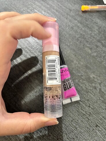  Beden Nyx concealer 2.5 ve kaş jeli