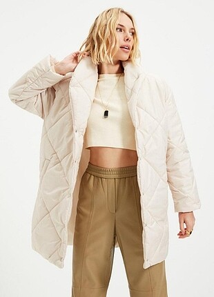Bershka Trendyolmilla mont