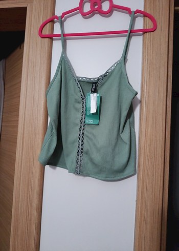 Yeşil Dantel Detaylı V Yaka Kadın Atlet - Görsel 2