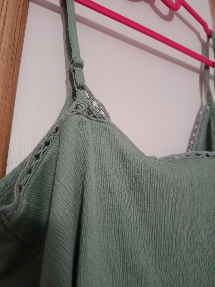 Yeşil Dantel Detaylı V Yaka Kadın Atlet - Görsel 3