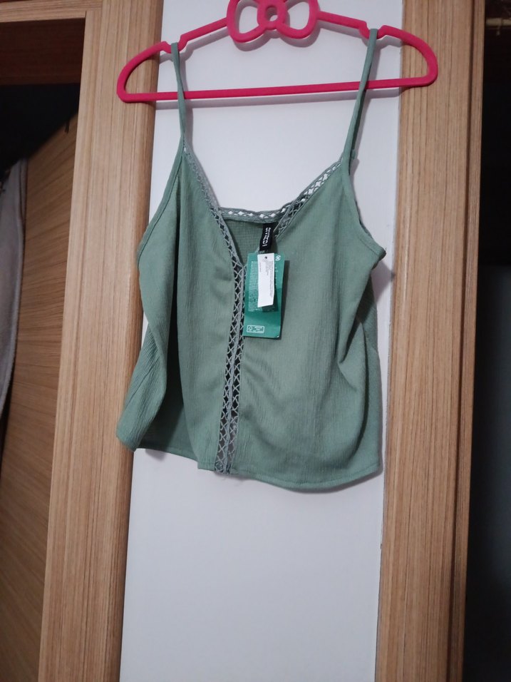 Yeşil Dantel Detaylı V Yaka Kadın Atlet - Görsel 2