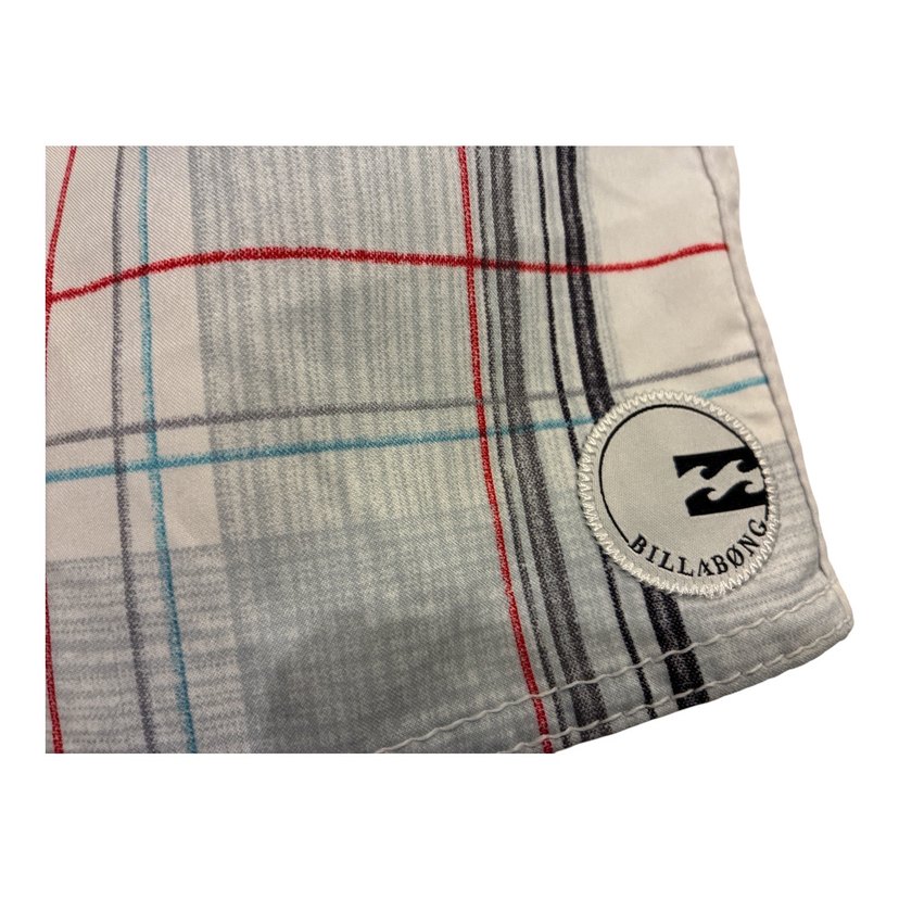 Ekose Desenli Erkek Beyaz Gri Kemerli Şort - Görsel 3