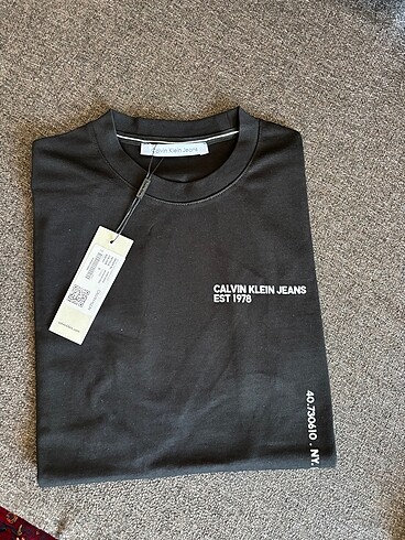 Calvin klein tshirt