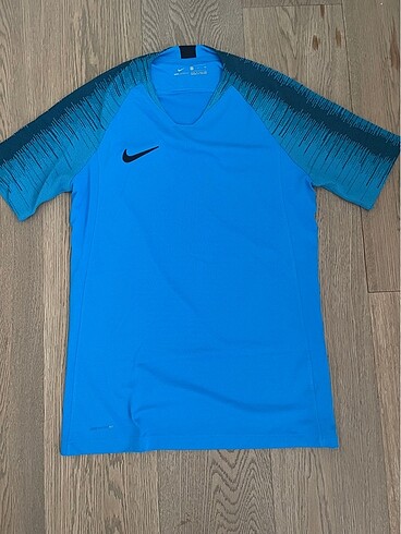 NIKE YEPYENİ