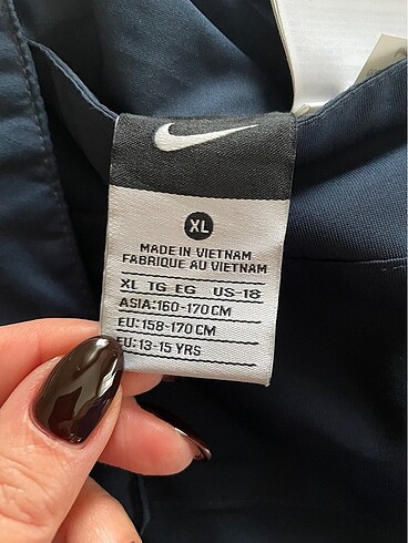 15-16 Yaş Beden NIKE ÇİFT TARAFLI YEPYENİ