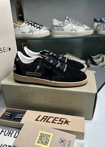 Golden Goose Deluxe 37