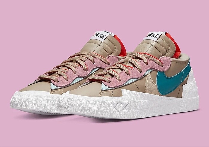 KAWS x sacai x Nike Blazer Low ?Reed? -