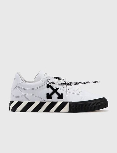 Off-White Off White Low Vulcanized Sneakers White Black -