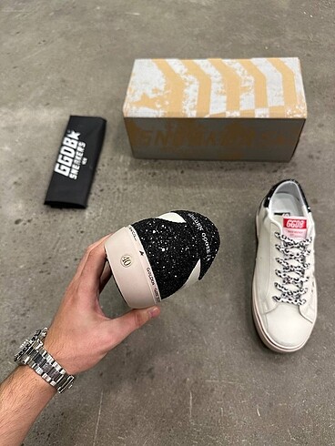 37 Beden çeşitli Renk GOLDEN GOOSE