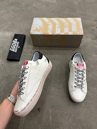 37 Beden GOLDEN GOOSE