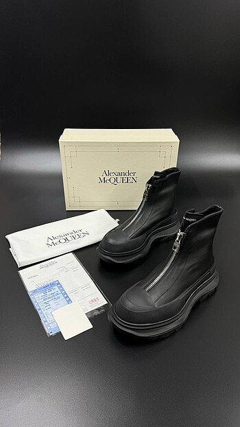 ALEXANDER MCQUEEN