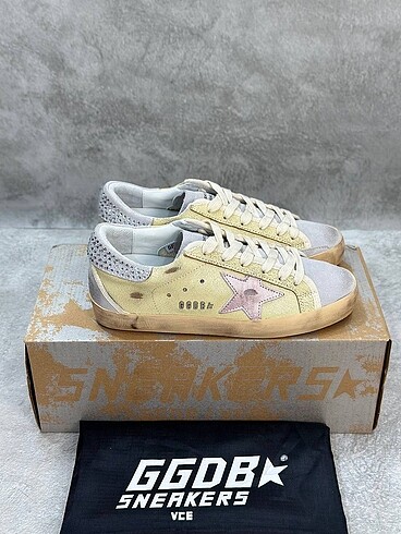 GOLDEN GOOSE